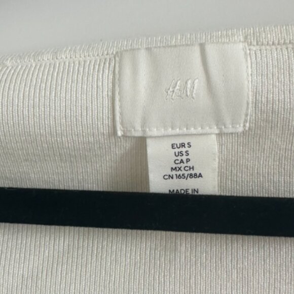 H&M Pearl Detail Top Size Small Never worn - Picture 3 of 4